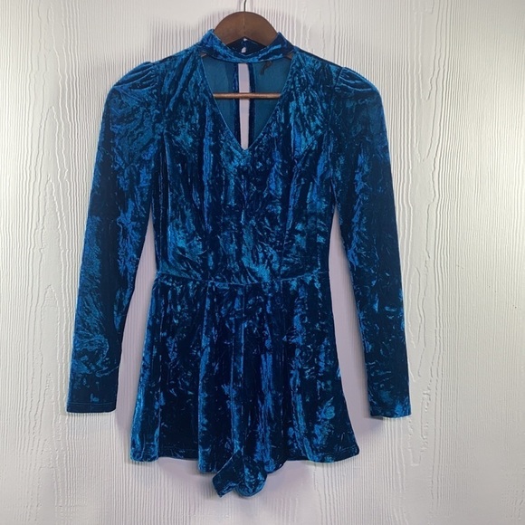 BeBop - Blue Velvet Short Long Sleeve Romper Size XS - Picture 3 of 10